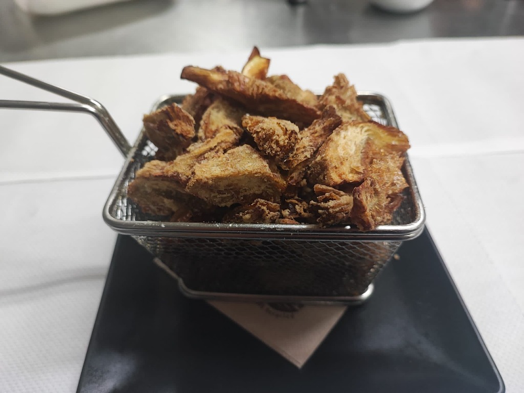 Alcachofas rebozadas fritas - Plato tradicional Casa Armando